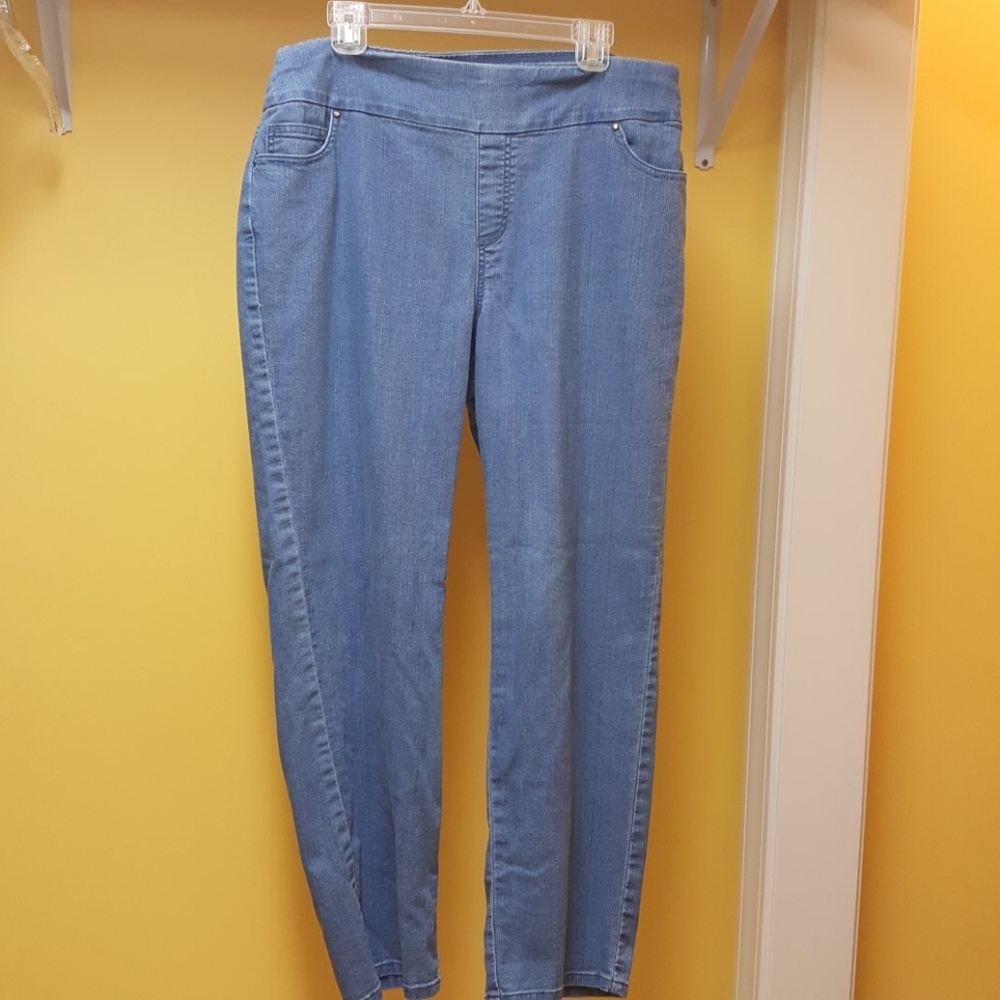 Denim and Company pull on jeans size 18w